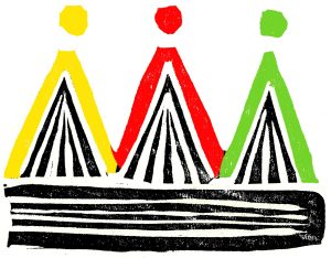 Krāsains logo. uzzīmēti melni 3 trīsstūri, viņiem virsu diviem sāņiem vinām dzeltena svītra, otram sarkana, trīsām zaļa. Katram trīsstūrim savas krāsas aplis
