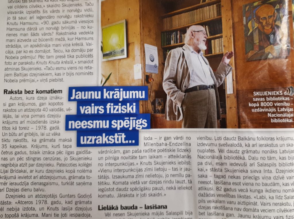 Žurnāla raksta izgriezums par K.Skujenieku, dzejnieka attēls savā kabinetā, vidu citāts: "Jaunu krājumu vairs fiziski neesmu spējīgs uzrakstīt"